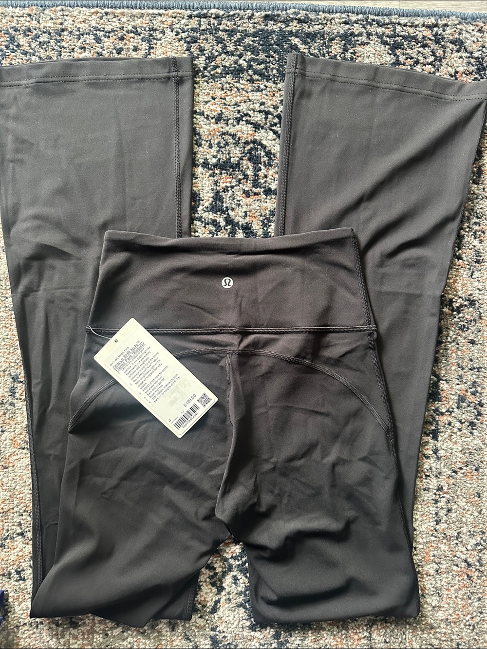 Lululemon Groove SHR Nulu Flared